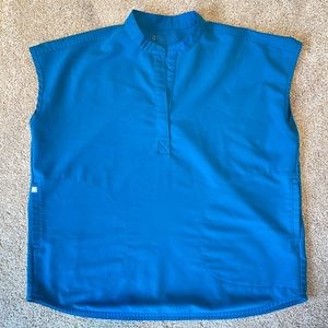 Figs scrub top pacific blue